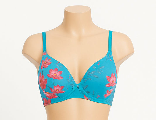 *SOIE Full Coverage Padded Non-Wired Ultra Soft Seamless Bra*: A bra providing full coverage and maximum comfort.